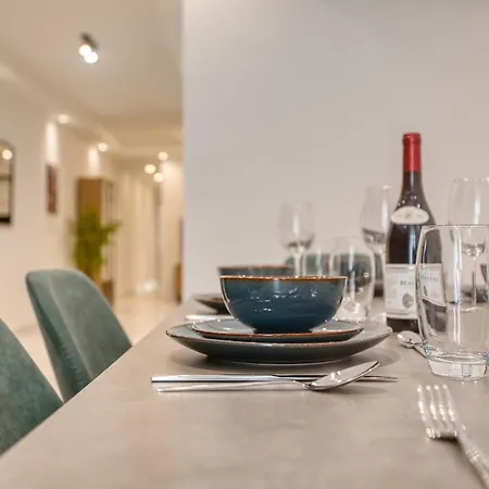 Urban Haven - Stylish 2br With Lift & Balconies * Gzira