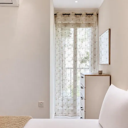Urban Haven - Stylish 2br With Lift & Balconies شقة