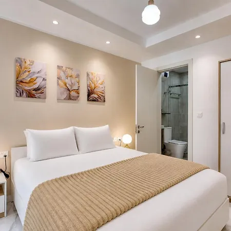 Urban Haven - Stylish 2br With Lift & Balconies شقة