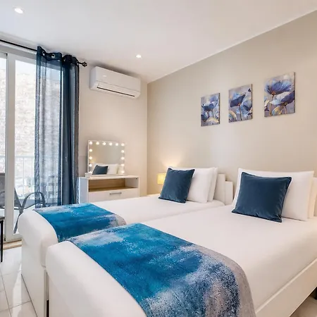 Urban Haven - Stylish 2br With Lift & Balconies شقة